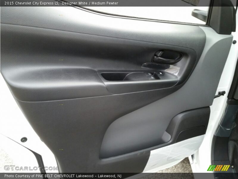Designer White / Medium Pewter 2015 Chevrolet City Express LS