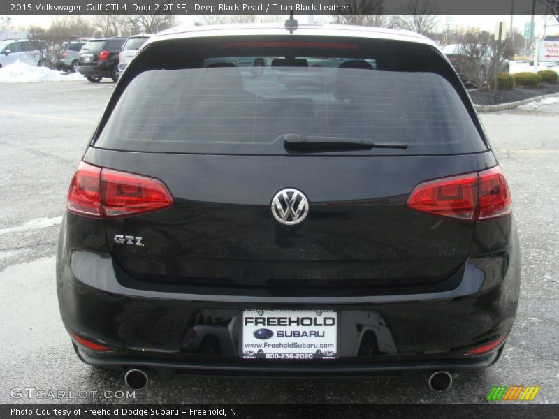 Deep Black Pearl / Titan Black Leather 2015 Volkswagen Golf GTI 4-Door 2.0T SE