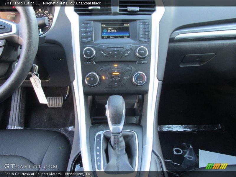 Magnetic Metallic / Charcoal Black 2015 Ford Fusion SE