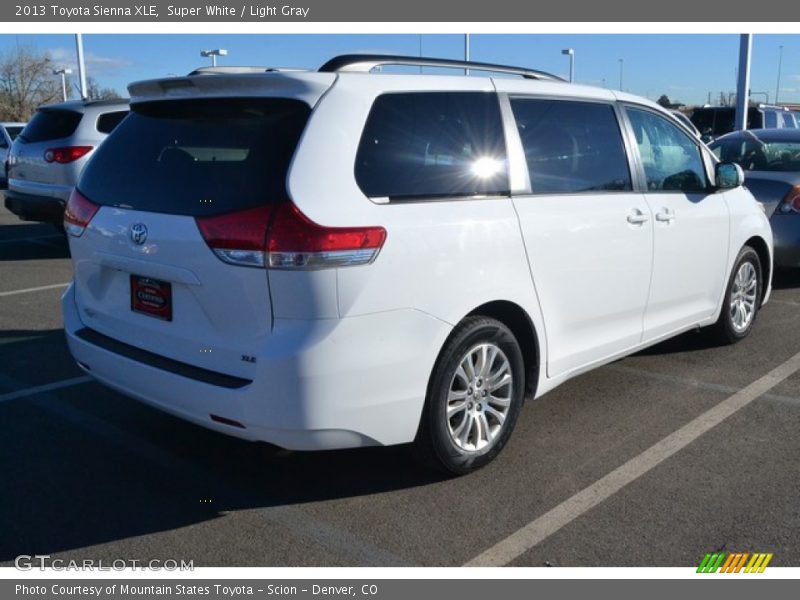Super White / Light Gray 2013 Toyota Sienna XLE