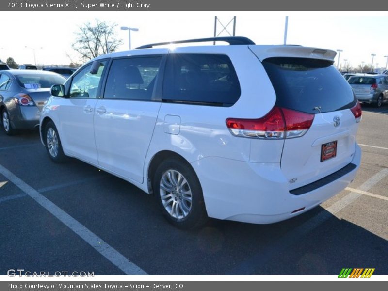 Super White / Light Gray 2013 Toyota Sienna XLE