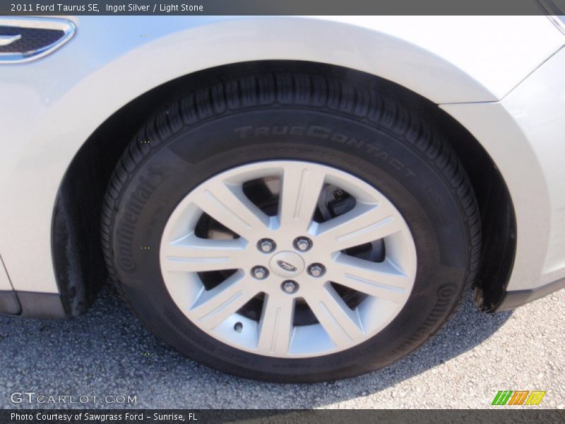 Ingot Silver / Light Stone 2011 Ford Taurus SE