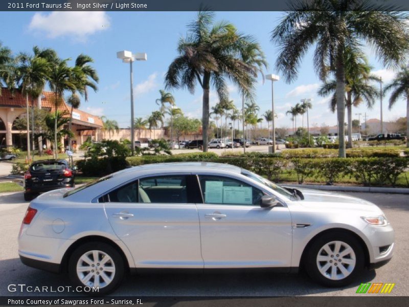 Ingot Silver / Light Stone 2011 Ford Taurus SE