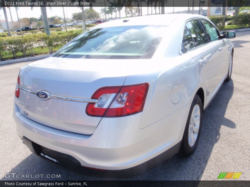 Ingot Silver / Light Stone 2011 Ford Taurus SE