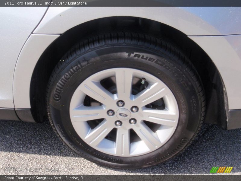 Ingot Silver / Light Stone 2011 Ford Taurus SE