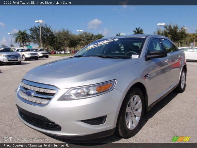 Ingot Silver / Light Stone 2011 Ford Taurus SE
