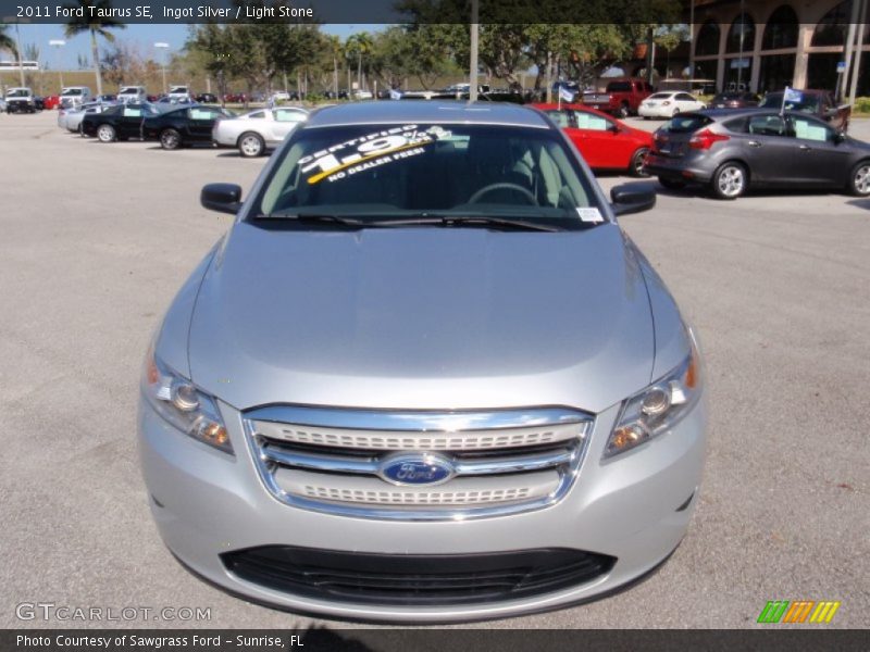 Ingot Silver / Light Stone 2011 Ford Taurus SE