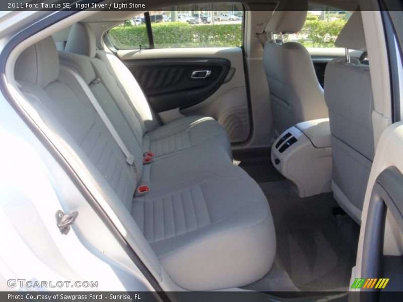 Ingot Silver / Light Stone 2011 Ford Taurus SE