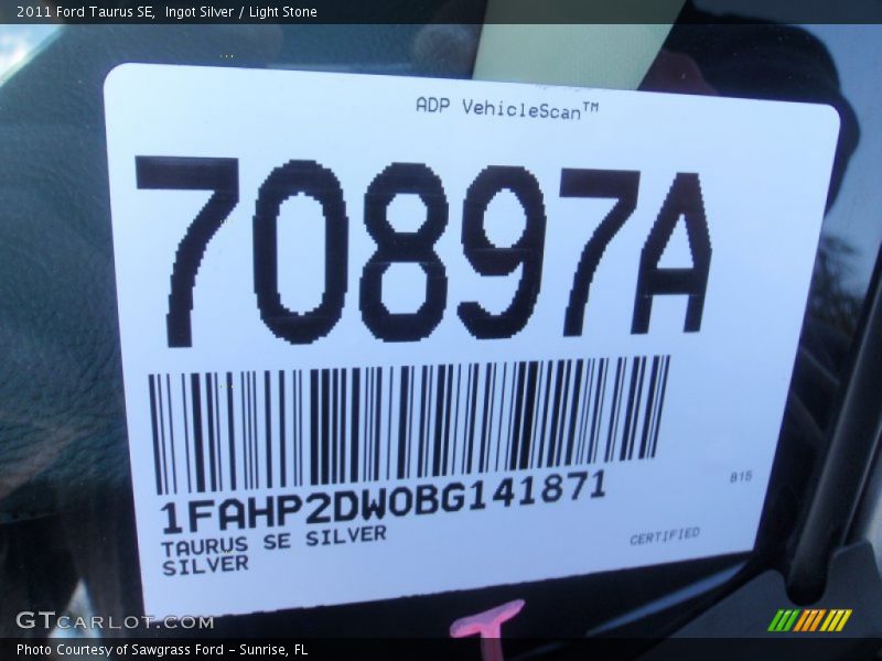 Ingot Silver / Light Stone 2011 Ford Taurus SE