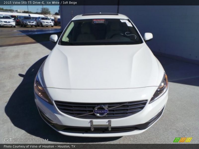 Ice White / Soft Beige 2015 Volvo S60 T5 Drive-E