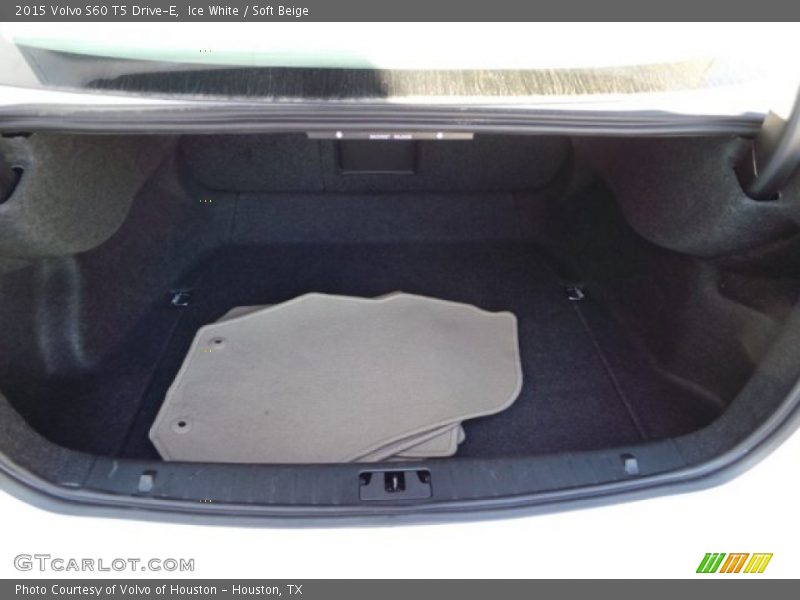 Ice White / Soft Beige 2015 Volvo S60 T5 Drive-E