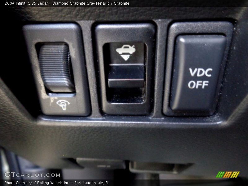Diamond Graphite Gray Metallic / Graphite 2004 Infiniti G 35 Sedan