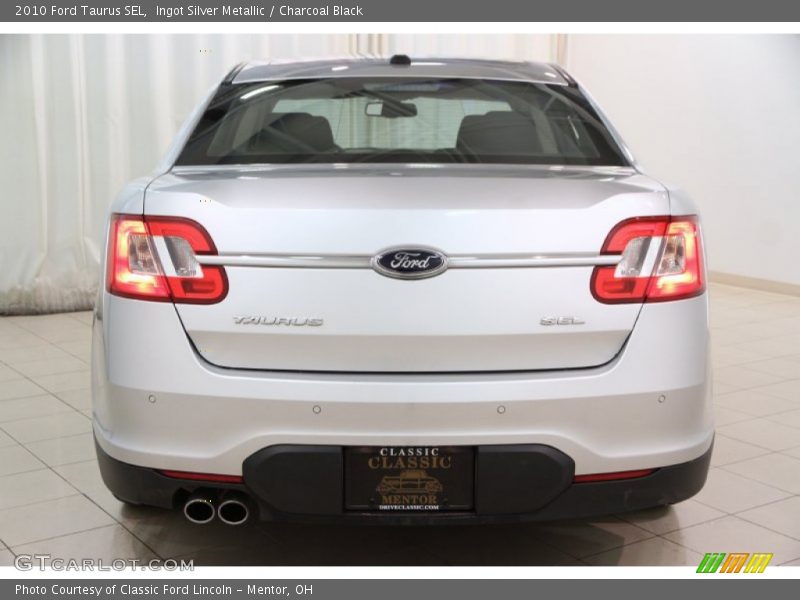Ingot Silver Metallic / Charcoal Black 2010 Ford Taurus SEL