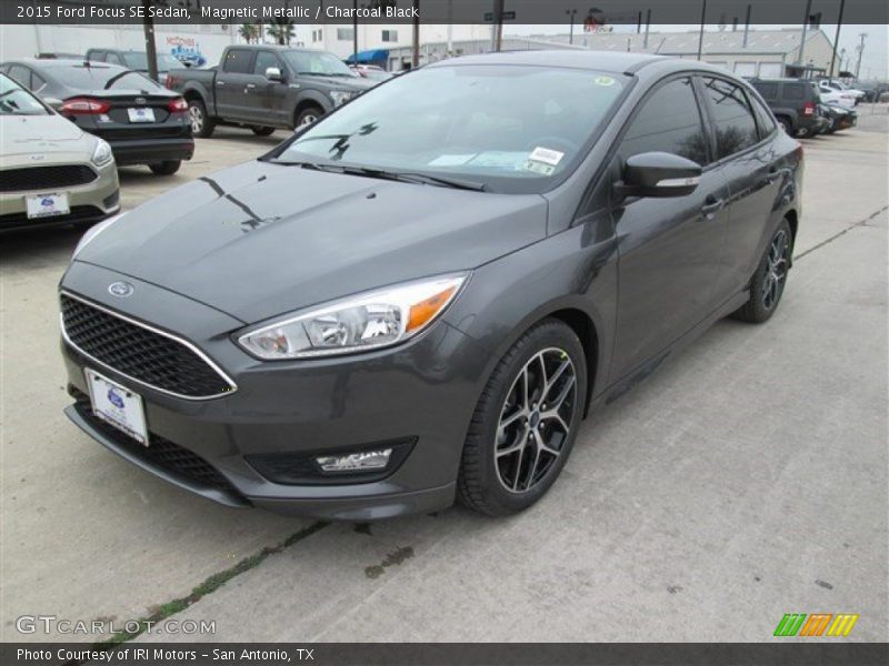 Magnetic Metallic / Charcoal Black 2015 Ford Focus SE Sedan