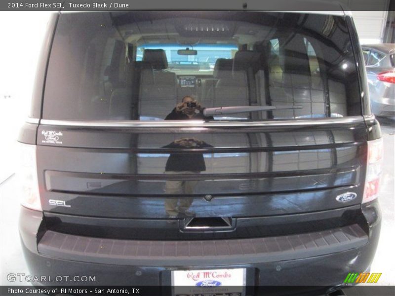 Tuxedo Black / Dune 2014 Ford Flex SEL