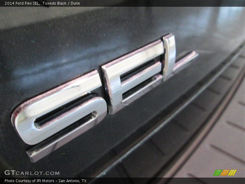 Tuxedo Black / Dune 2014 Ford Flex SEL