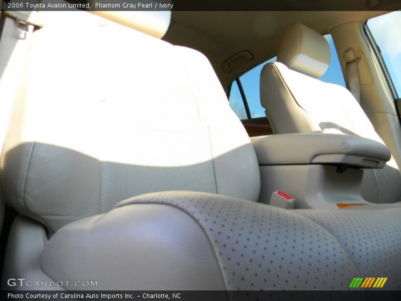 Phantom Gray Pearl / Ivory 2006 Toyota Avalon Limited