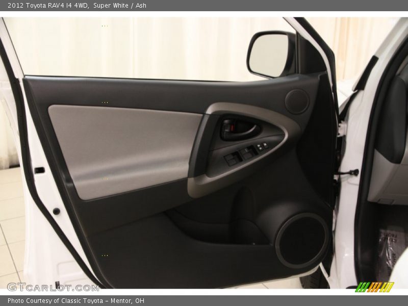 Super White / Ash 2012 Toyota RAV4 I4 4WD