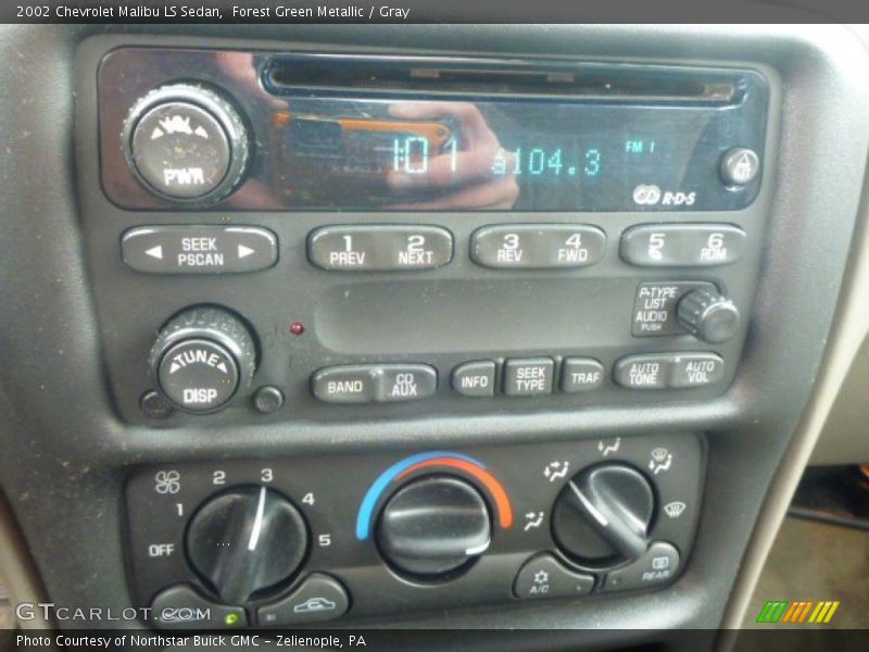 Forest Green Metallic / Gray 2002 Chevrolet Malibu LS Sedan