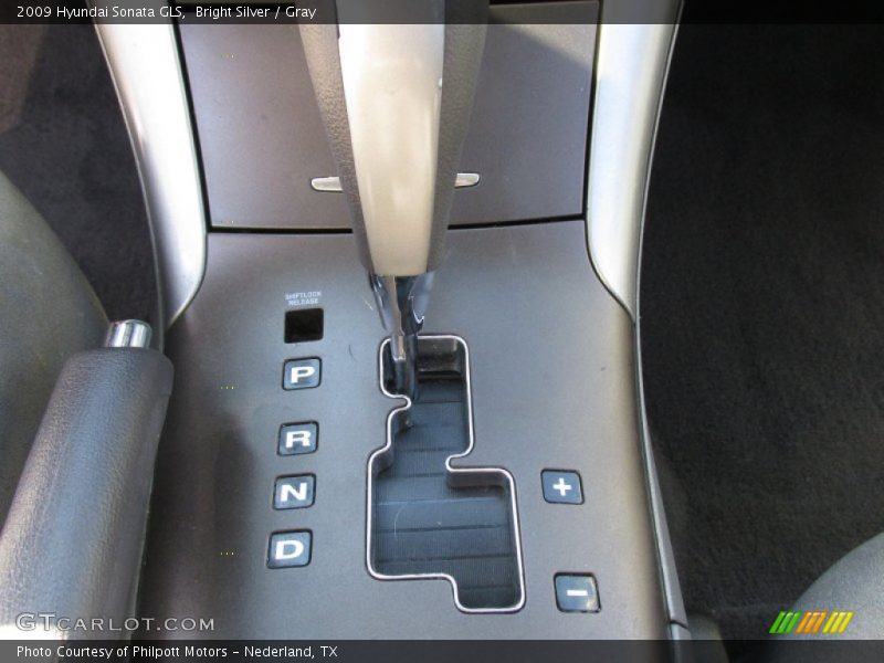 Bright Silver / Gray 2009 Hyundai Sonata GLS