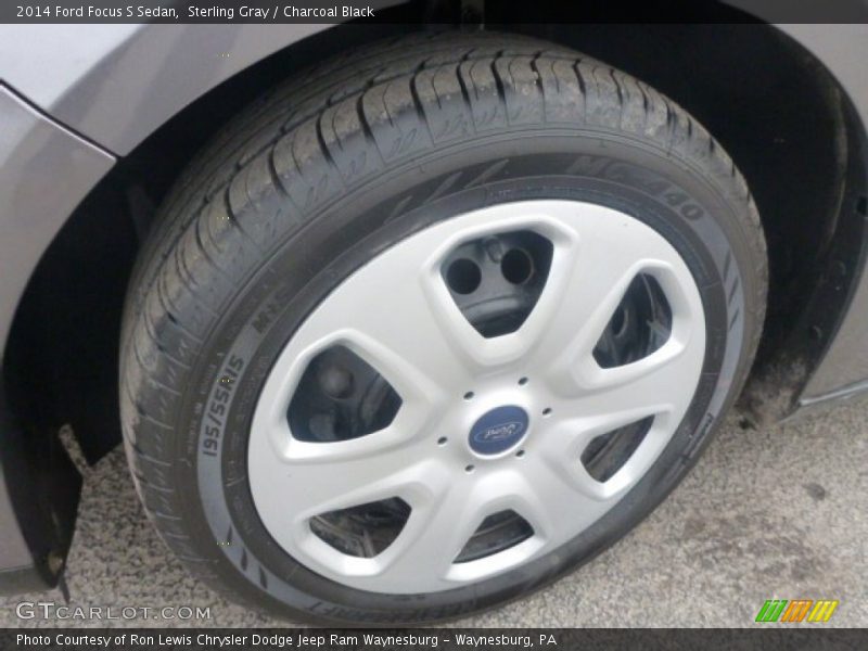 Sterling Gray / Charcoal Black 2014 Ford Focus S Sedan