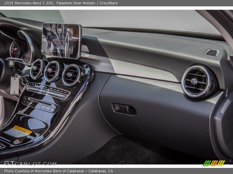 Paladium Silver Metallic / Grey/Black 2015 Mercedes-Benz C 300