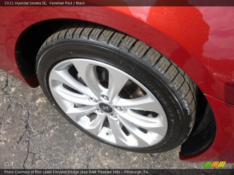 Venetian Red / Black 2011 Hyundai Sonata SE