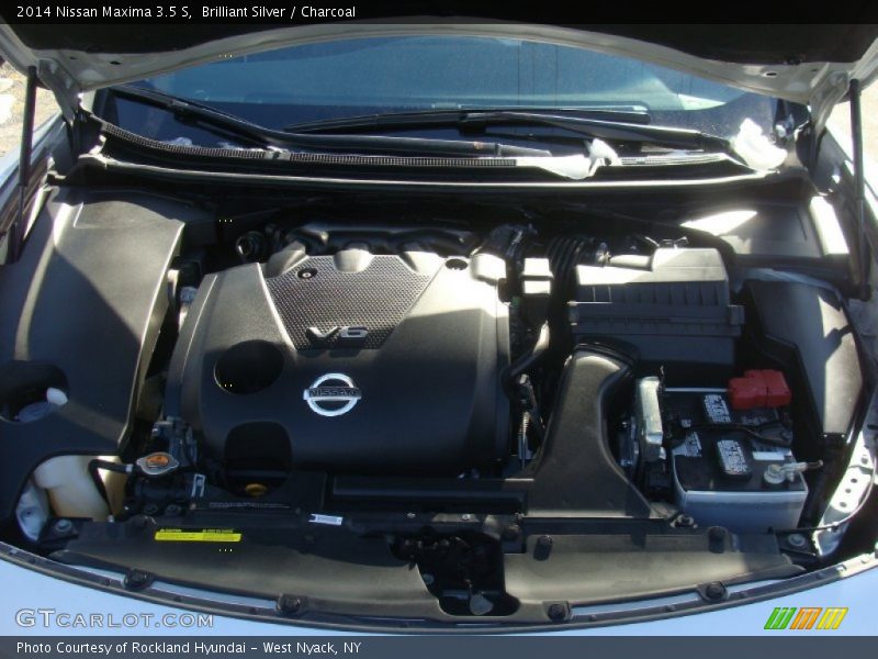 Brilliant Silver / Charcoal 2014 Nissan Maxima 3.5 S