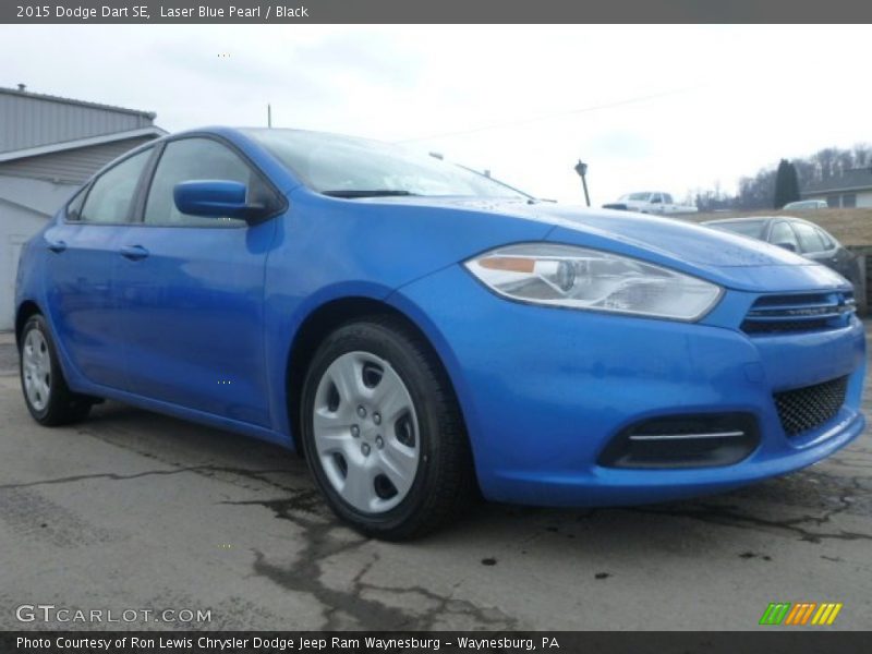 Front 3/4 View of 2015 Dart SE