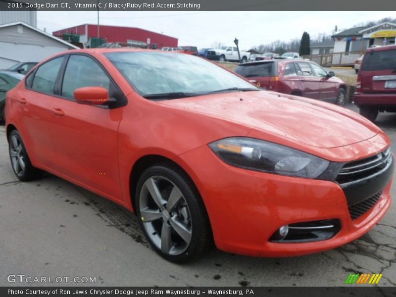 Front 3/4 View of 2015 Dart GT