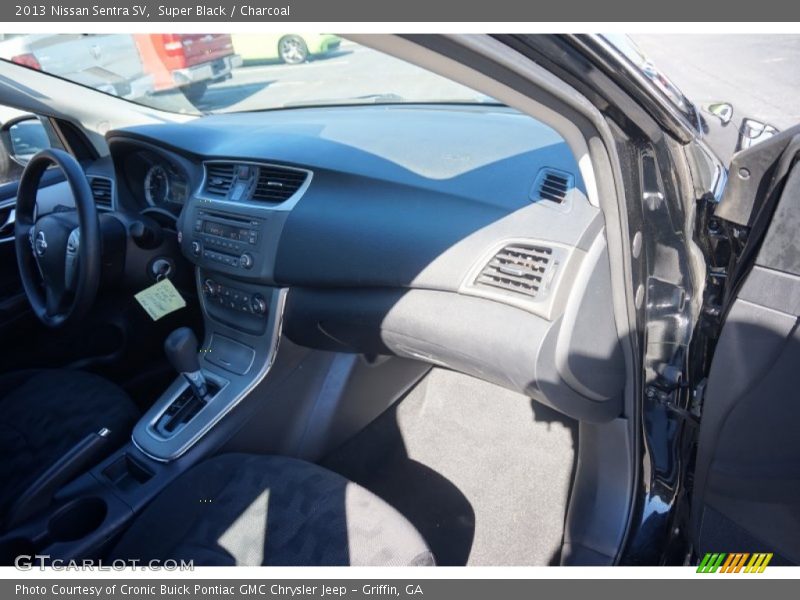 Super Black / Charcoal 2013 Nissan Sentra SV