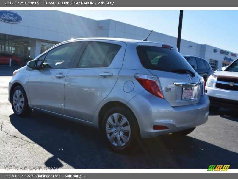 Classic Silver Metallic / Ash Gray 2012 Toyota Yaris SE 5 Door
