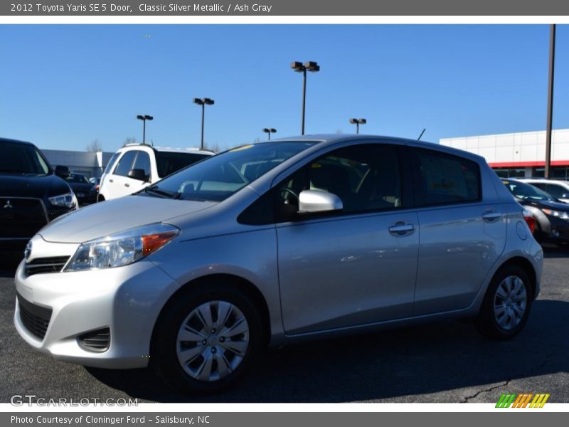 Classic Silver Metallic / Ash Gray 2012 Toyota Yaris SE 5 Door