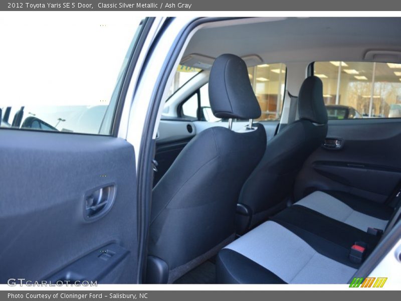 Classic Silver Metallic / Ash Gray 2012 Toyota Yaris SE 5 Door