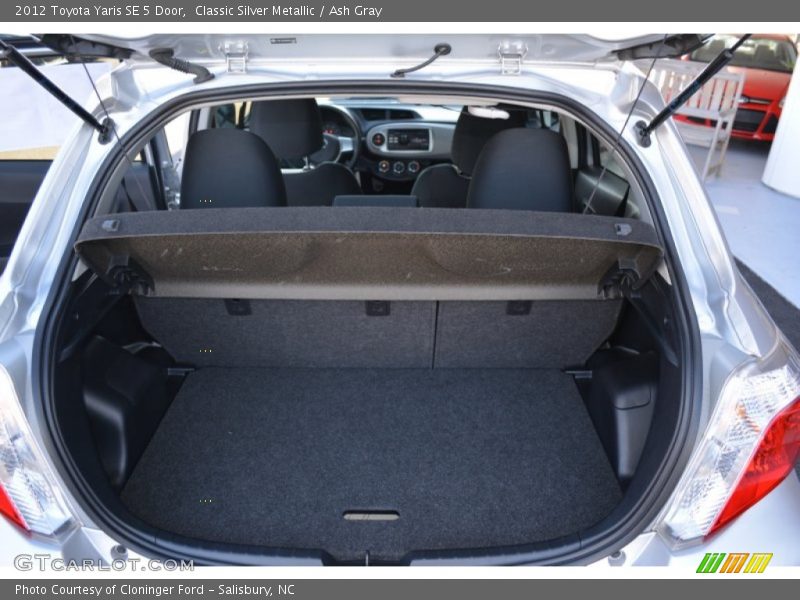 Classic Silver Metallic / Ash Gray 2012 Toyota Yaris SE 5 Door