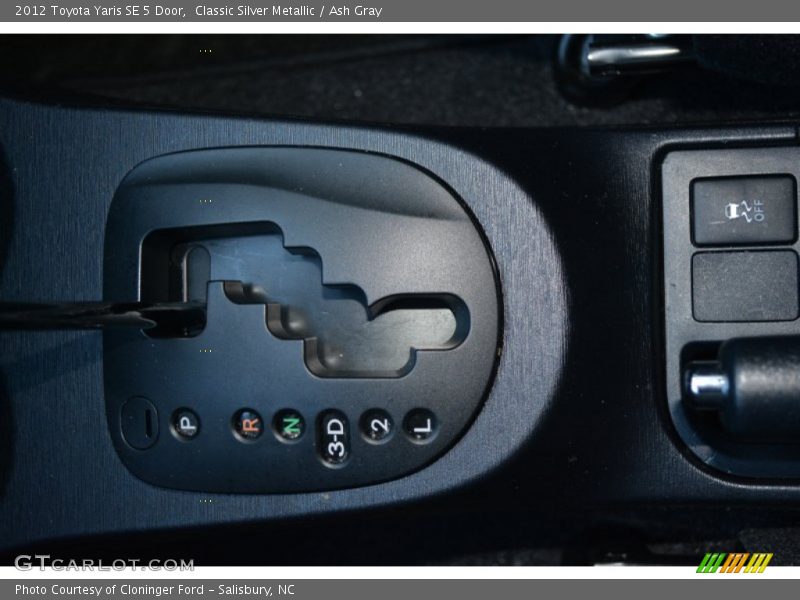 Classic Silver Metallic / Ash Gray 2012 Toyota Yaris SE 5 Door