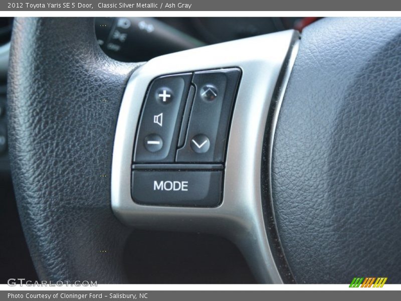 Classic Silver Metallic / Ash Gray 2012 Toyota Yaris SE 5 Door