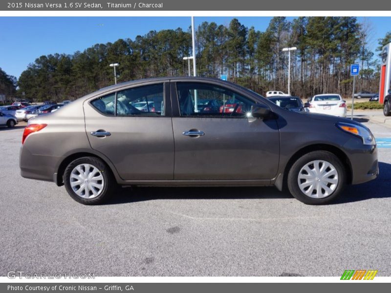  2015 Versa 1.6 SV Sedan Titanium