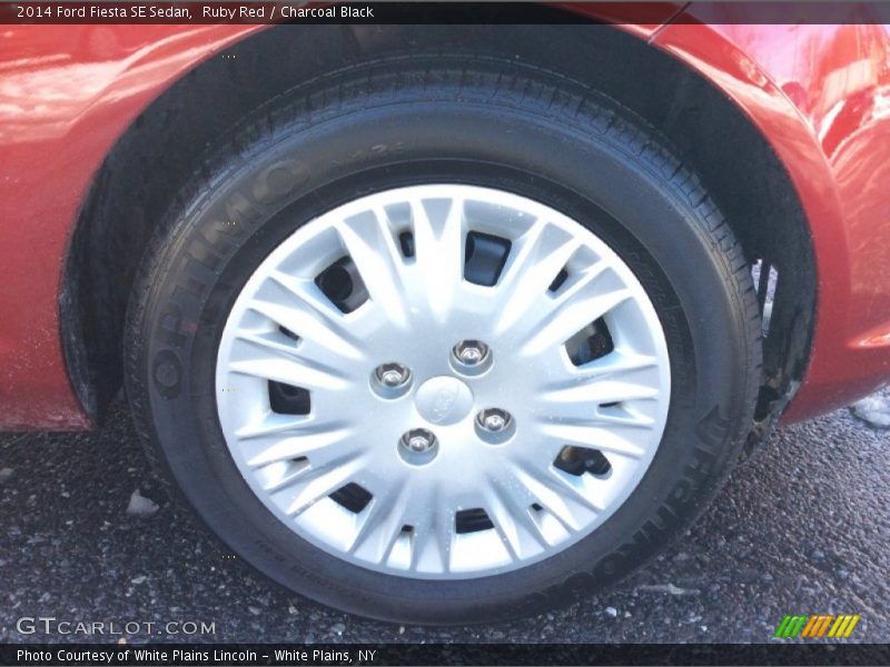  2014 Fiesta SE Sedan Wheel