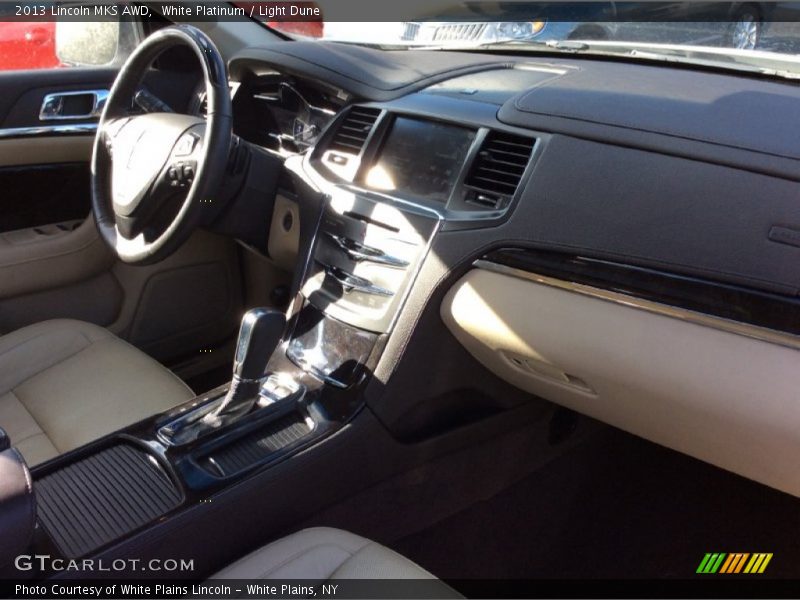 White Platinum / Light Dune 2013 Lincoln MKS AWD
