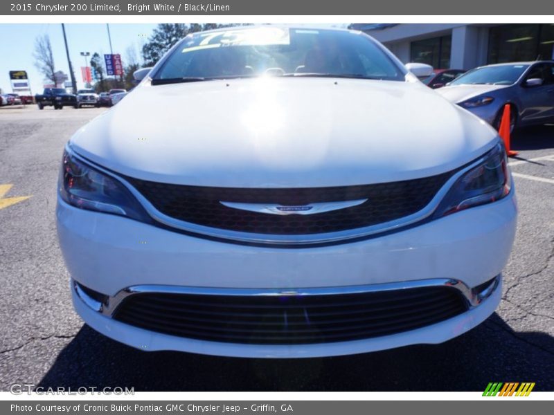 Bright White / Black/Linen 2015 Chrysler 200 Limited