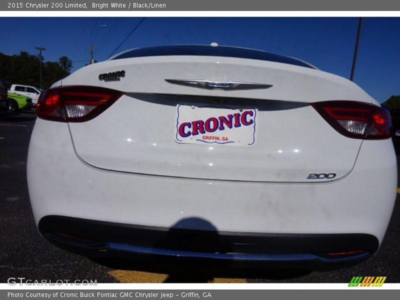 Bright White / Black/Linen 2015 Chrysler 200 Limited