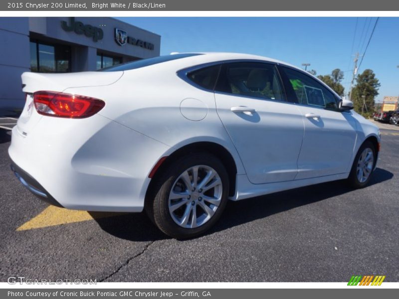 Bright White / Black/Linen 2015 Chrysler 200 Limited