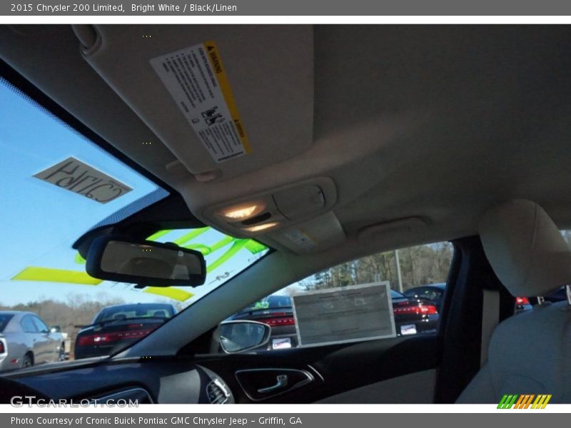 Bright White / Black/Linen 2015 Chrysler 200 Limited