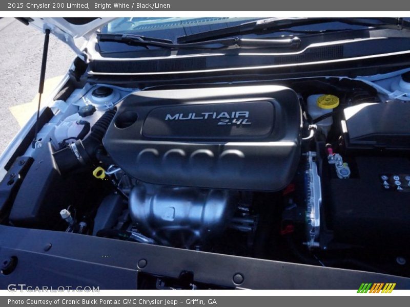 Bright White / Black/Linen 2015 Chrysler 200 Limited