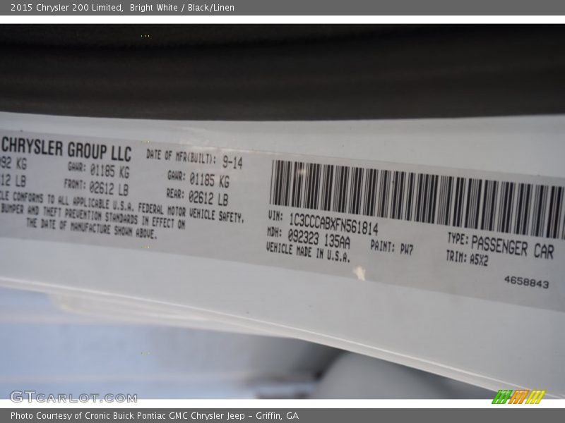 Bright White / Black/Linen 2015 Chrysler 200 Limited