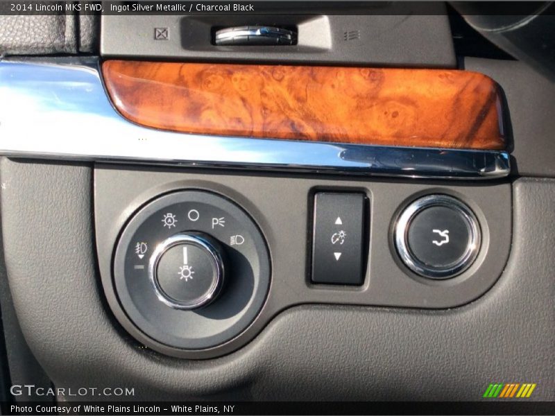 Ingot Silver Metallic / Charcoal Black 2014 Lincoln MKS FWD