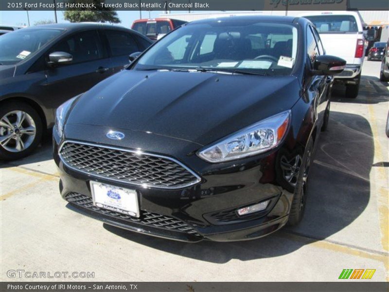 Tuxedo Black Metallic / Charcoal Black 2015 Ford Focus SE Hatchback