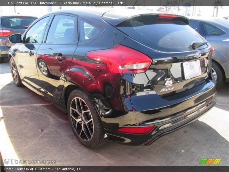 Tuxedo Black Metallic / Charcoal Black 2015 Ford Focus SE Hatchback