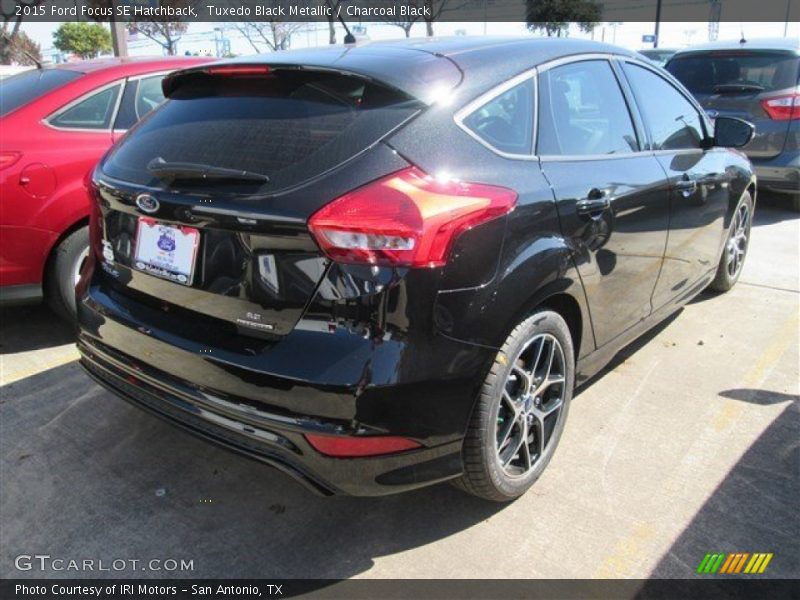 Tuxedo Black Metallic / Charcoal Black 2015 Ford Focus SE Hatchback